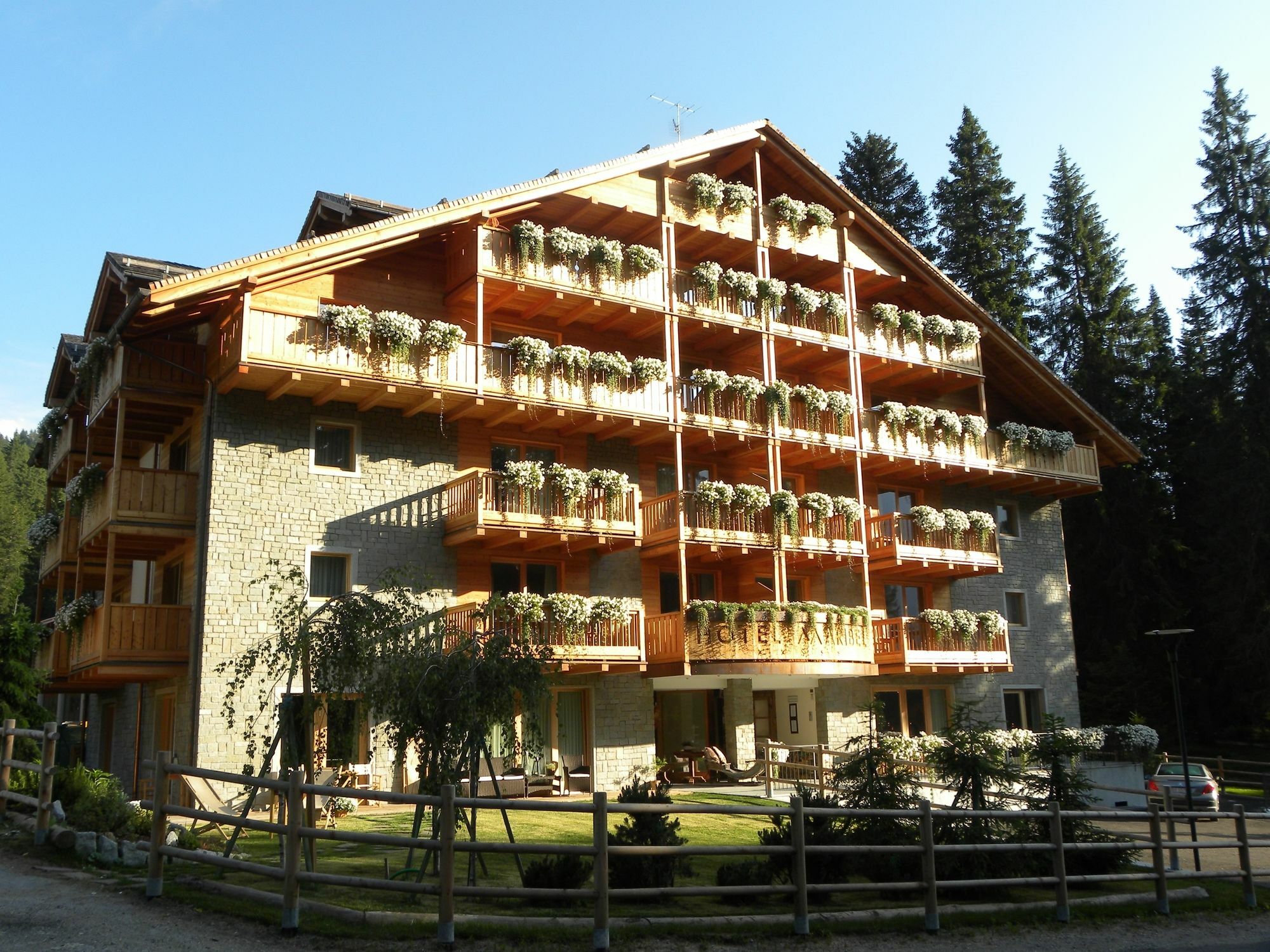 Maribel Hotel Madonna Eksteriør billede